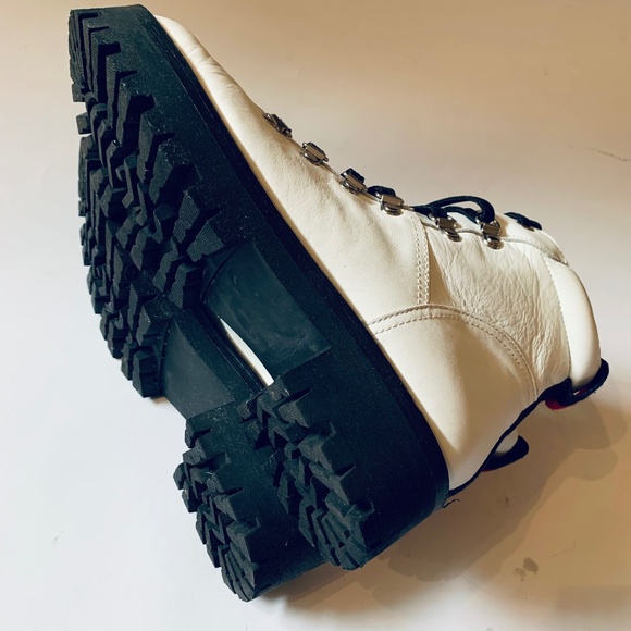 Like new Steve Madden Leather Combat Boots size 9.5 - Picture 7 of 9
